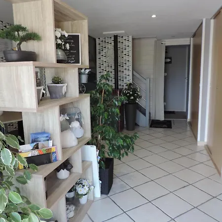 D'hotes La Maison Neuve 3*