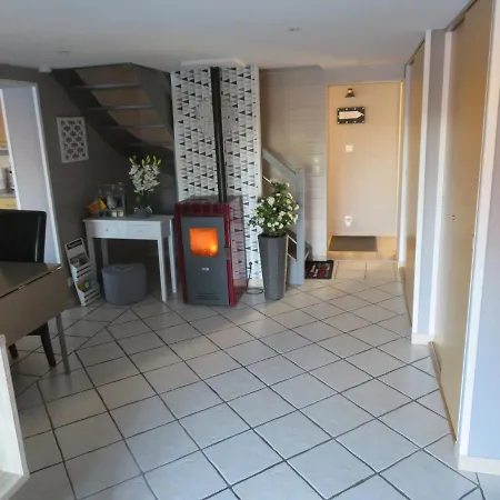 D'hotes La Maison Neuve Alojamento de Acomodação e Pequeno-almoço 3*