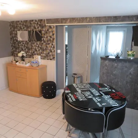 D'hotes La Maison Neuve فندق مبيت وإفطار
