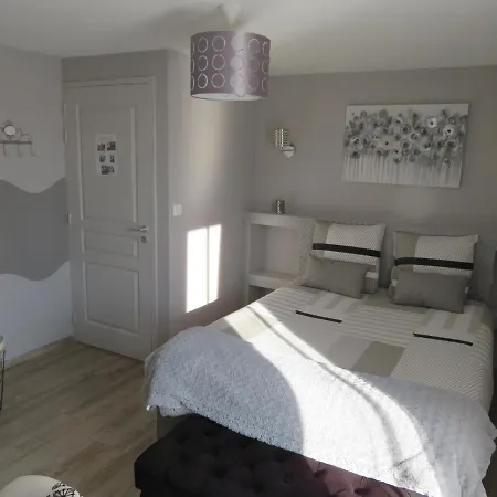D'hotes La Maison Neuve فندق مبيت وإفطار